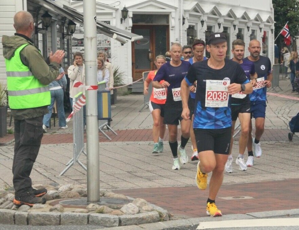 307 løpere fullførte Grimstad maratons tre distanser IMG_4748HerlighedKryds.jpg
