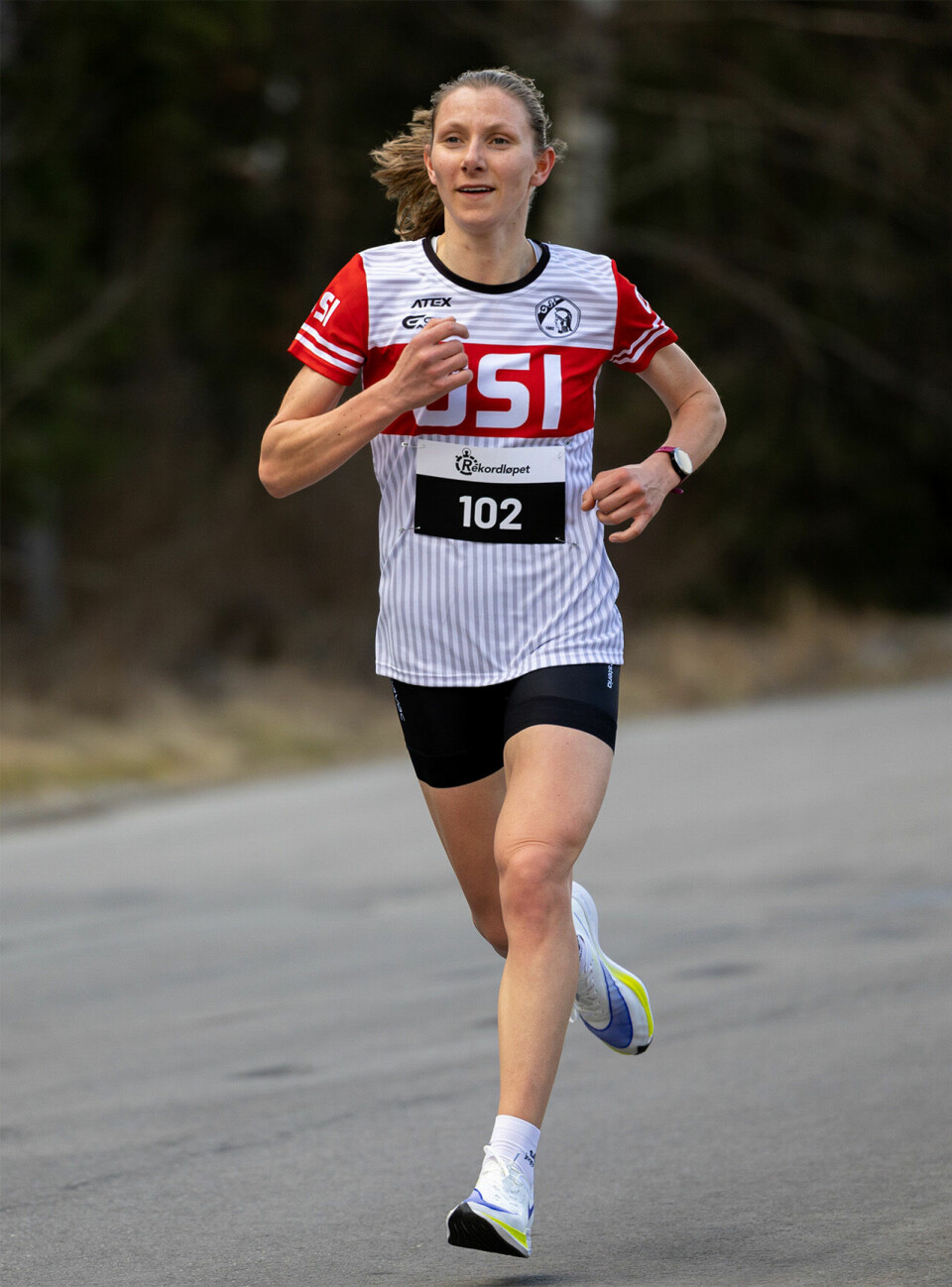 Mathilde Theisen – fra sofasliter til norgestoppen i rekordfart Mathilde-Theisen-Rekordlopet-Gardermoen-foto-Samuel-Hafsahl.jpg