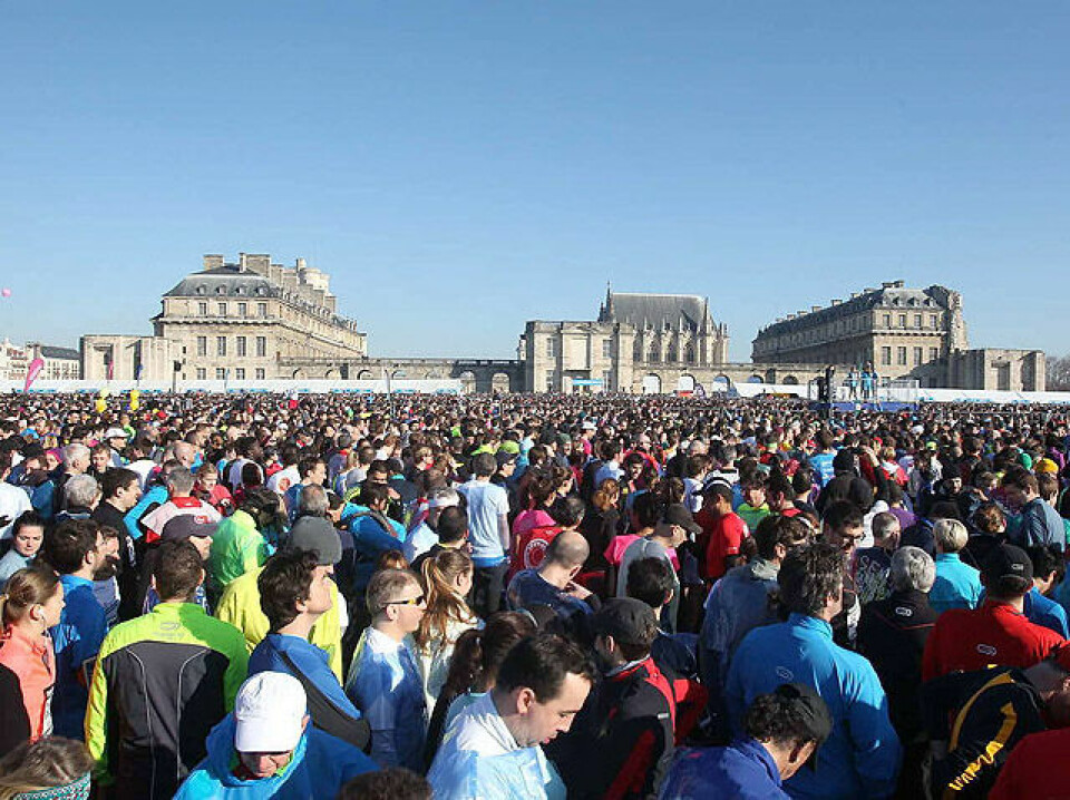 32910 løp Paris halvmaraton Foer_start_Vincennes_2014_ill.jpg