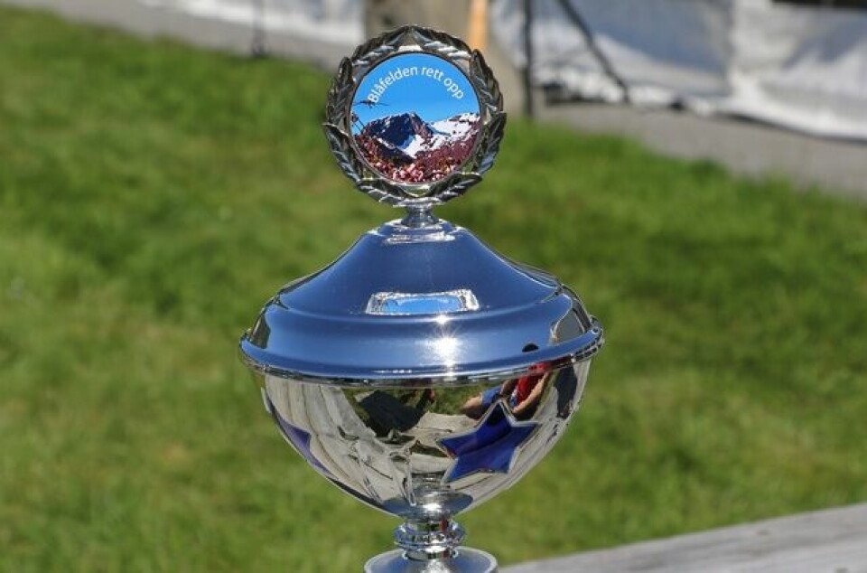 Høydahl og Wangensteen vant fantastisk Blåfelden rett opp 15_pokal.jpg
