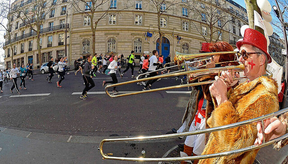 32910 løp Paris halvmaraton musikk.jpg