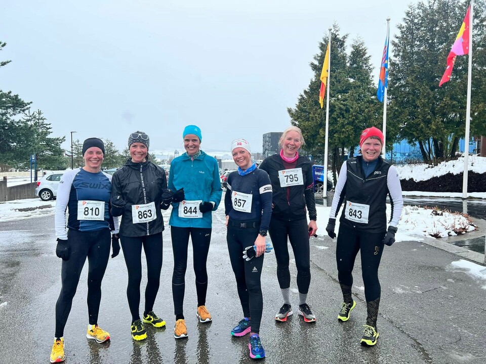 De fleste kvinnene samlet etter vel gjennomført sørpeløp på Hamar vest tirsdag. (Foto fra Hamarkarusellens facebookside) De fleste kvinnene samlet etter vel gjennomført sørpeløp på Hamar vest tirsdag. (Foto fra Hamarkarusellens facebookside)