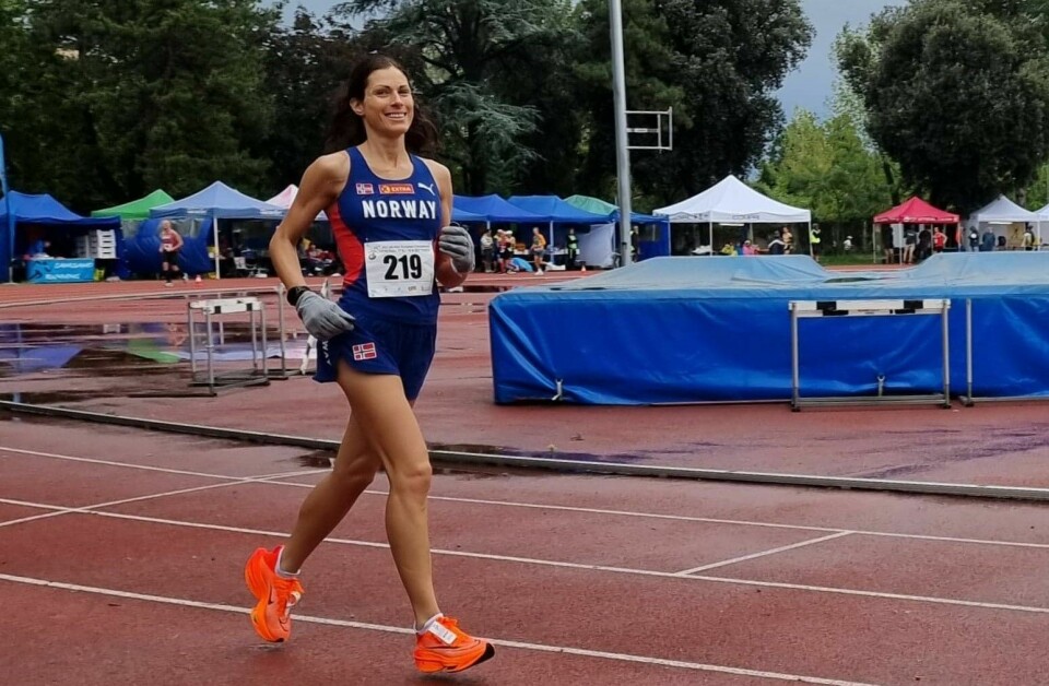 Ranveig Hansen på 8. plass i EM 24-timers, Aleksandr Sorokin med ny verdensrekord Ranveig Hansen i løypa_Ainafoto.jpg