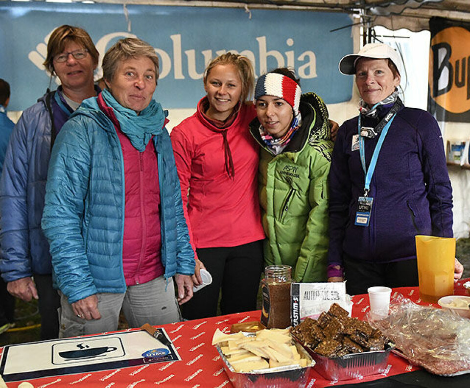 Norsk mannefall da Ultra-trail Mont Blanc starta med TDS matstasjon_50D1640.jpg
