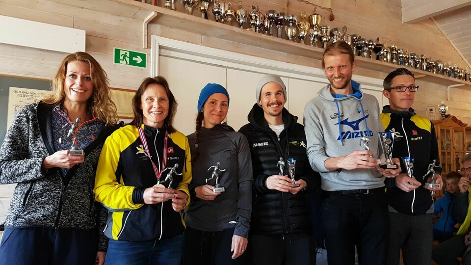 Topp 3 kvinner og menn; Marit Imset, Hilde Johansen, Vivian S Lunde, Magnus Thorud, Gjermund Sørstad og Arne M Lindstad. (Foto: Helge Reinholt) Topp 3 kvinner og menn; Marit Imset, Hilde Johansen, Vivian S Lunde, Magnus Thorud, Gjermund Sørstad og Arne M Lindstad. (Foto: Helge Reinholt)