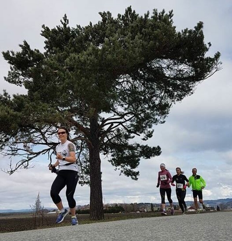 Gjermund Sørstad og Hilde Johansen vant Røyse Ultra Hilde_og_furua.jpg
