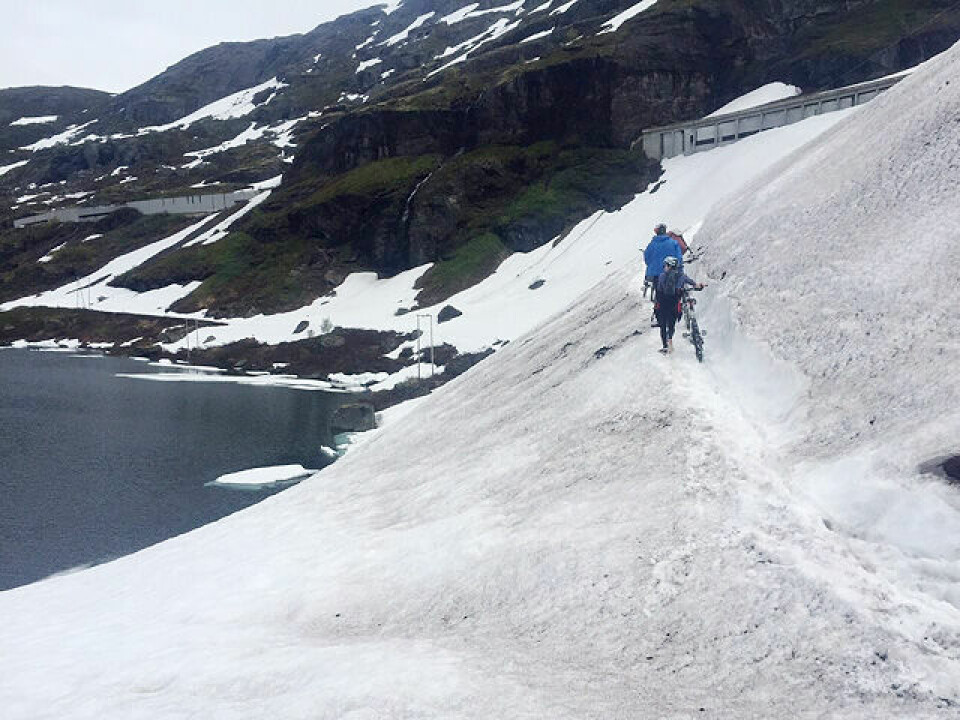 Rekordmye snø for deltakerne i Rallarvegsløpet Rallarvegen_foto_Finse_1222.jpg