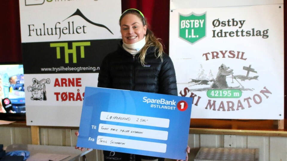 Fanny Marie Møller Endresen plukket med seg bonus for både spurtpris, totalseier og løyperekord i Trysil Skimaraton lørdag. (Foto: Rolf Bakken) Fanny Marie Møller Endresen plukket med seg bonus for både spurtpris, totalseier og løyperekord i Trysil Skimaraton lørdag. (Foto: Rolf Bakken)