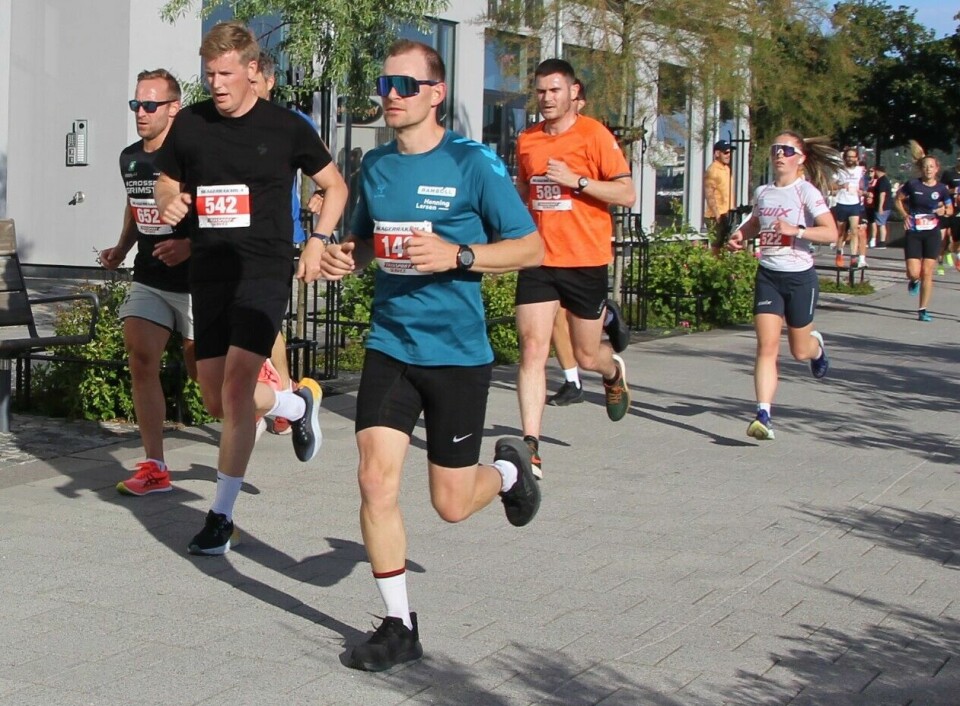 Eufori i Arendal: 449 løp Skagerrakmila IMG_8237PerGunnarSyrdalenOg2damerR.JPG