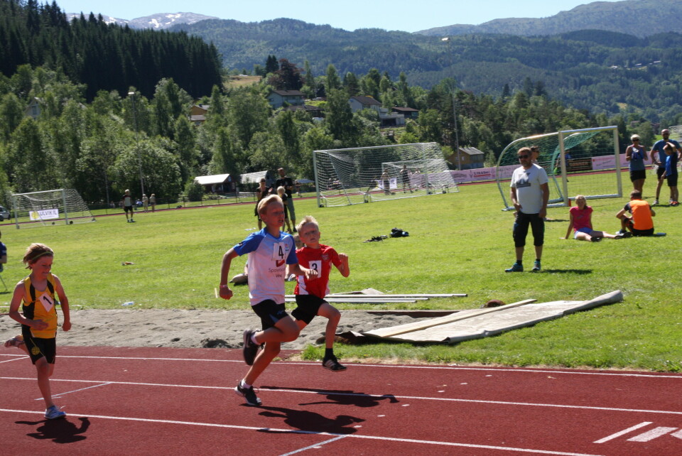 Ulvikaleikane i god atmosfære IMG_0406.JPG