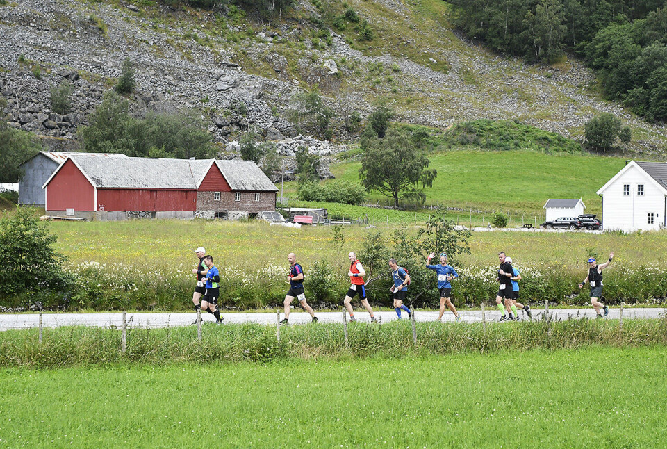 Vått og kaldt da Therese Falk og Håkon Urdal vant 1. etappen av Rallarvegsløpet flaamsdalen_50D8521.jpg