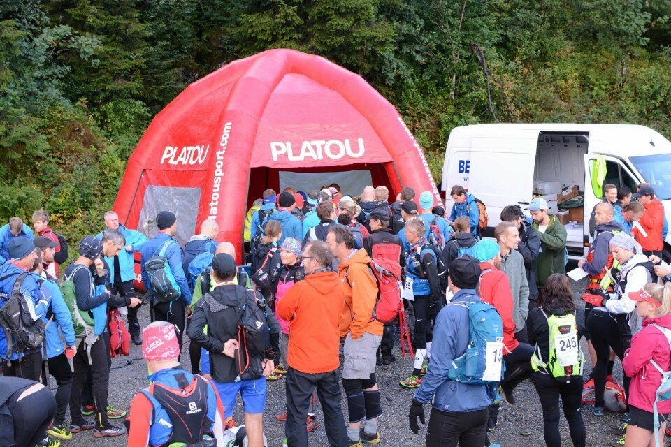 Ole Andre Austevoll og Trine Hysing-Dahl vant Styrkeprøven Rett Vest Folksomt_før_start.jpg