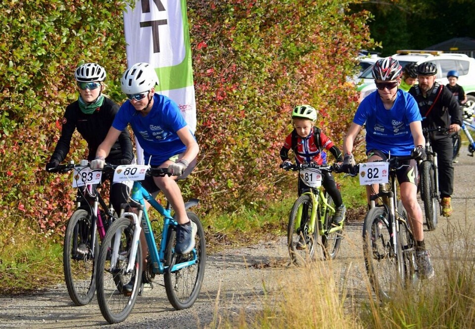 Strålende vær og gode prestasjoner i Dølisjøen Rundt Start 12 km sykkel.jpg