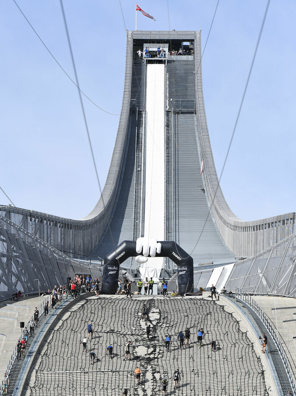 Rundt 4000 tøffinger fullførte Toughest i Holmenkollen 50D0378.jpg
