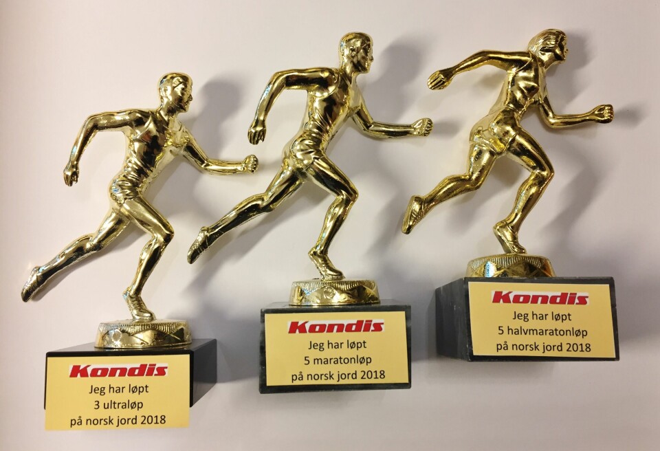 Statuetten leveres i både kvinne- og herreutgave. Statuetten leveres i både kvinne- og herreutgave.