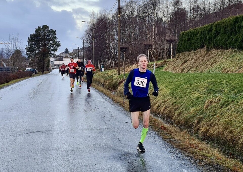 Bjorn Sether Wastvedt og Janne Elin Vatnaland vant 10 km i Ålesund 5km_Kristian_Nedregaard_loeypa