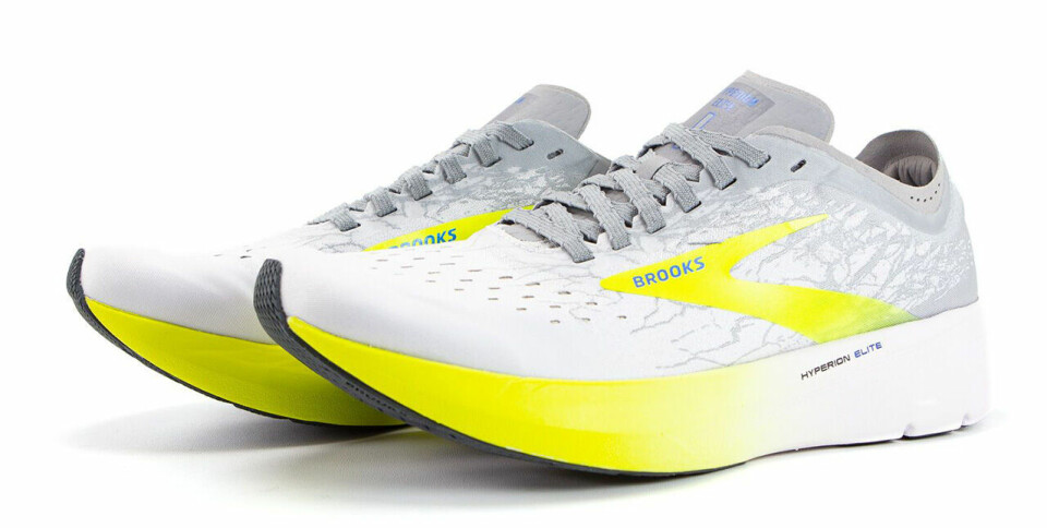 Karbon or not karbon Brooks Hyperion Elite.jpg