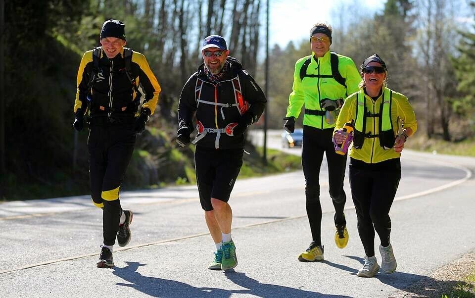 42 løp PåskeHareMaraton påskemaraton+2014_Einar-Geir-Kristian_Marit_fotoBH.jpg