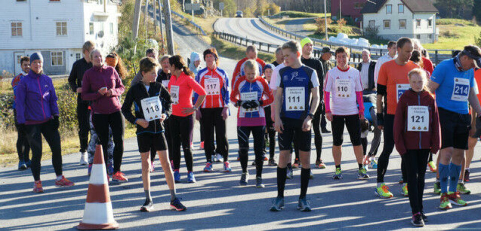Seier til Helge Hafsås i historiens første Eikefjord Maraton Start 5 km, 10 km og halvm.-2.jpg