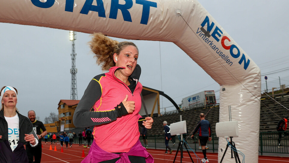 Denne gangen var det siste målpassering for Necon Vinterkarusell 2024/2025. Her er det Kristine Kjellsen som hiver seg over målstreken. (Alle foto: Arne Dag Myking) Denne gangen var det siste målpassering for Necon Vinterkarusell 2024/2025. Her er det Kristine Kjellsen som hiver seg over målstreken. (Alle foto: Arne Dag Myking)
