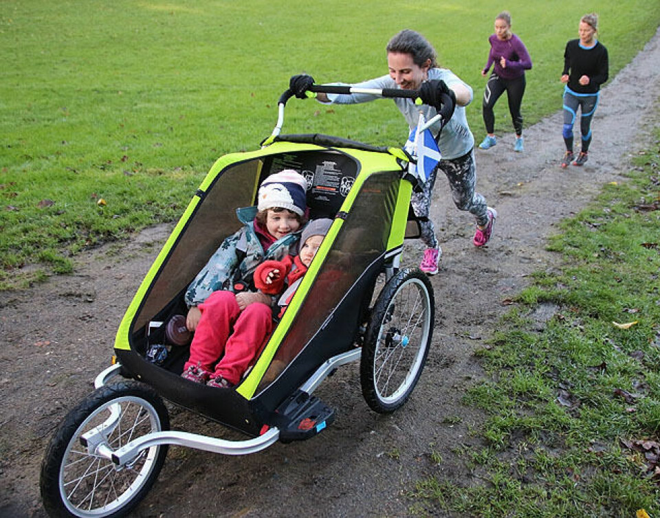 Trolsk stemning under Tøyen Parkrun #8 (oppdatert) Med_dobbelbarnevogn_opp_bakken_IMG_0866.jpg