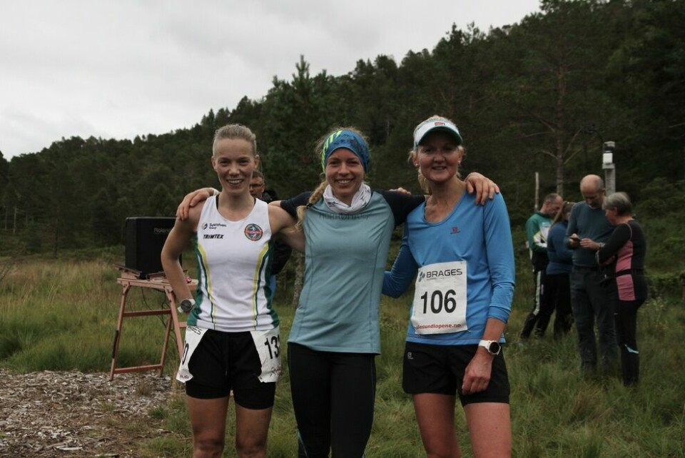 De tre beste jentene i den lengste løypen som gikk over heile Emblemsfjellet.. Fra venstre, Linda Hovde (nr. 2), Mari Torvanger (vinner) og Louise Skak (nr. 3) De tre beste jentene i den lengste løypen som gikk over heile Emblemsfjellet.. Fra venstre, Linda Hovde (nr. 2), Mari Torvanger (vinner) og Louise Skak (nr. 3)