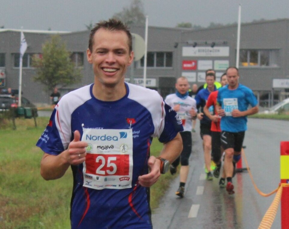 Våt, men strålende debut for Grimstad maraton Terje Bruborg debutant helmaraton.jpg