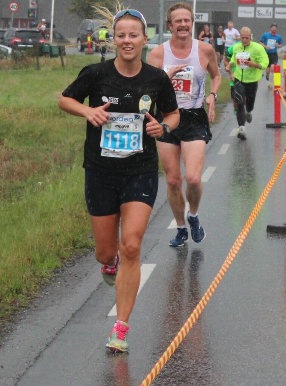 Våt, men strålende debut for Grimstad maraton Trude Gran vinder halvmaraton.jpg