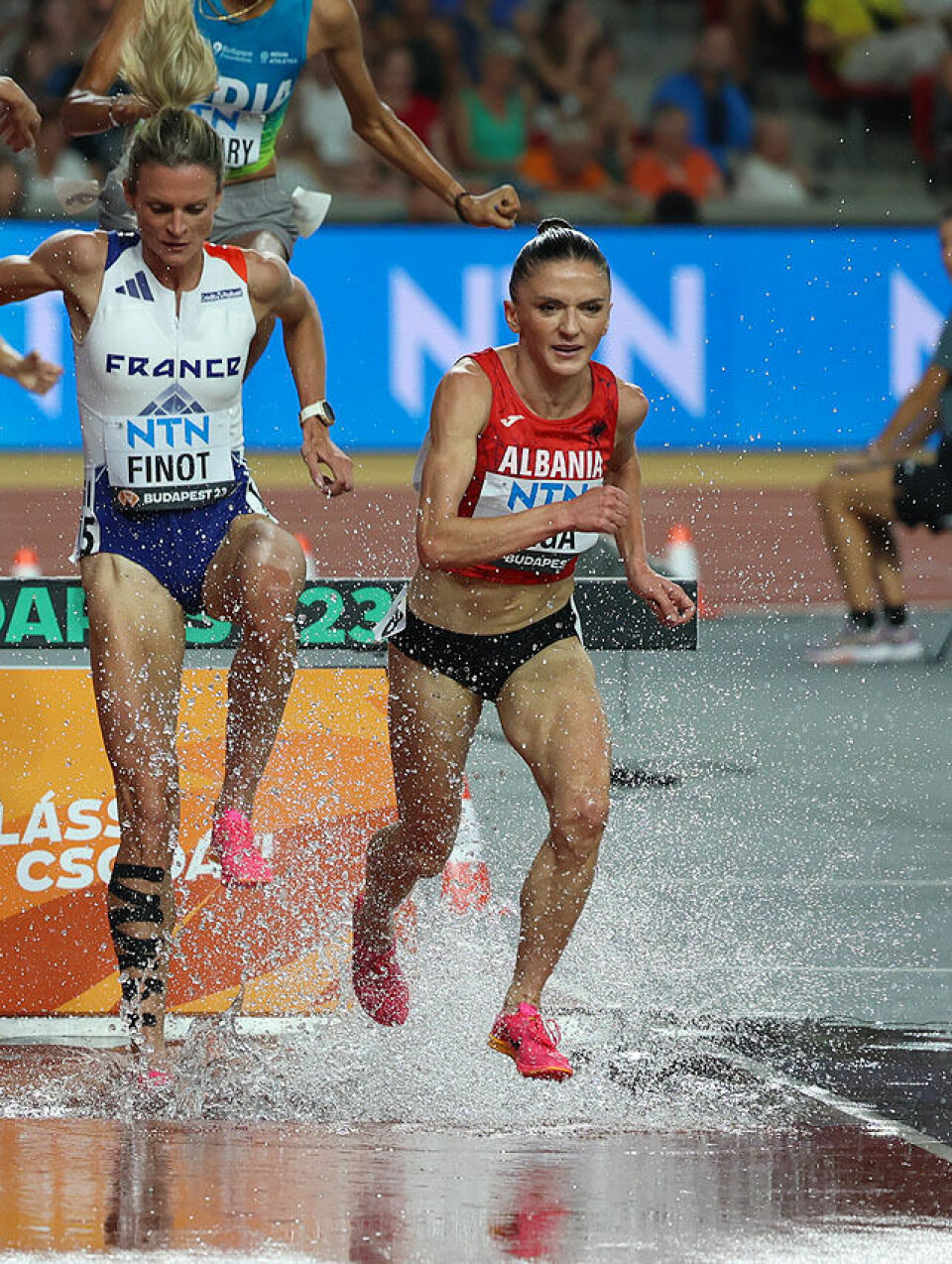 Winfred Yavi med klasseløp og VM-gull på 3000 m hinder 1U9A0937_Luiza Gega.jpg