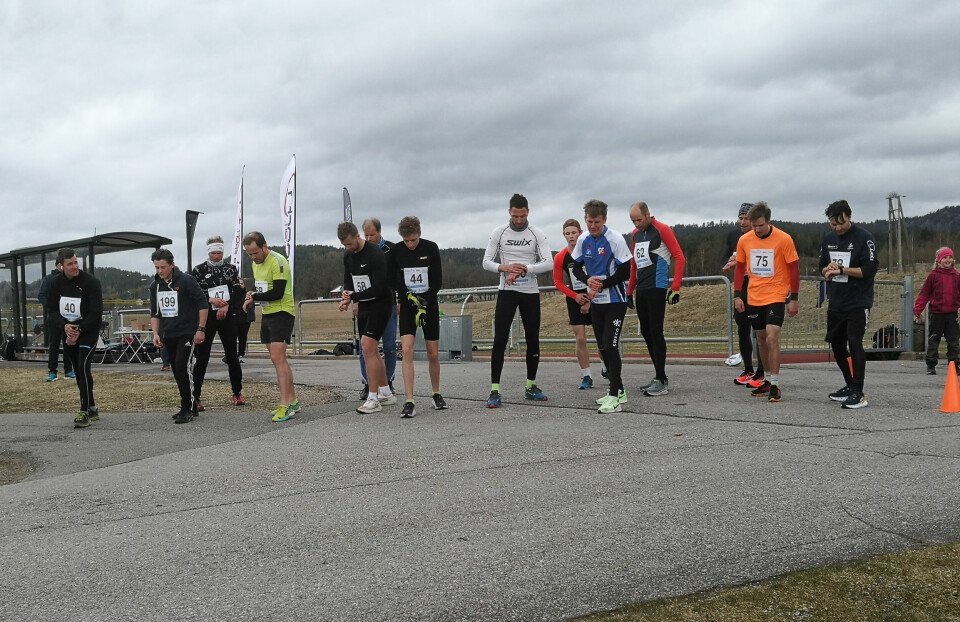 Start pulje 3. Midt i bildet står vinneren, Anders Hekkli (nr. 44). (Foto: Rune Romnes) Start pulje 3. Midt i bildet står vinneren, Anders Hekkli (nr. 44). (Foto: Rune Romnes)