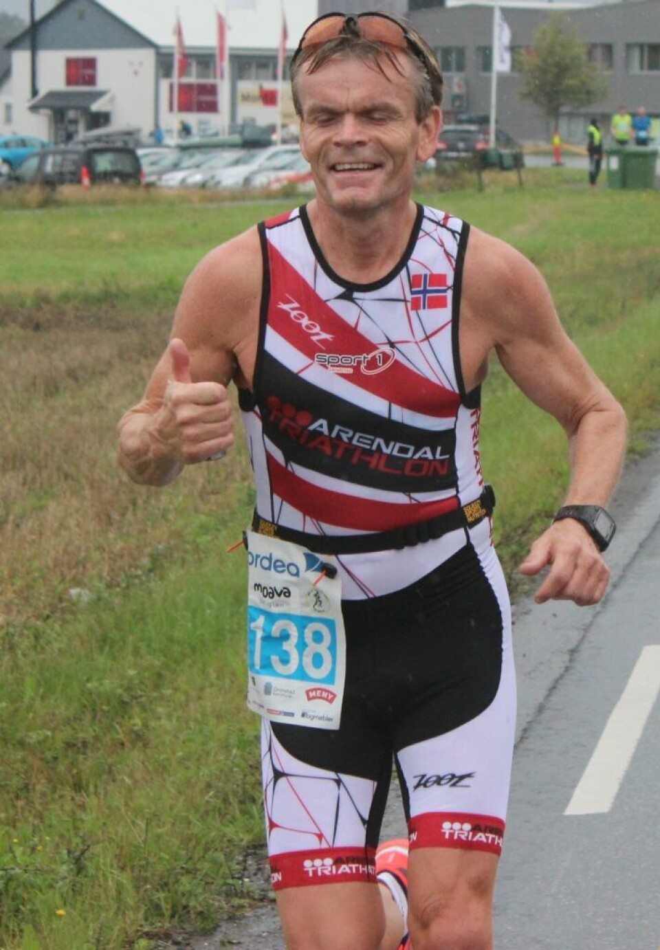 Våt, men strålende debut for Grimstad maraton Are Wroldsen halvM paa Bergemoen.jpg