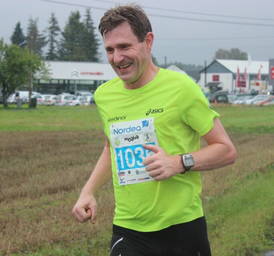 Våt, men strålende debut for Grimstad maraton Roy Gundersen paa Bergemoen.jpg