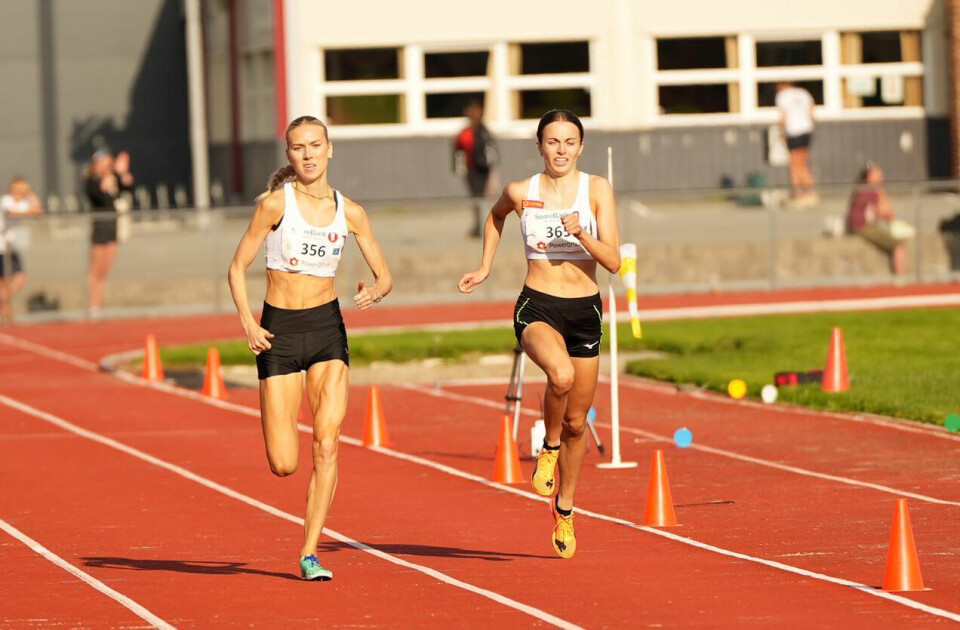 Anne Gine Løvnes hadde den hvasseste spurten og løp inn til 1500 m-gull foran Ingeborg Østgård som hadde dratt underveis. (Foto: Einar Børve) Anne Gine Løvnes hadde den hvasseste spurten og løp inn til 1500 m-gull foran Ingeborg Østgård som hadde dratt underveis. (Foto: Einar Børve)