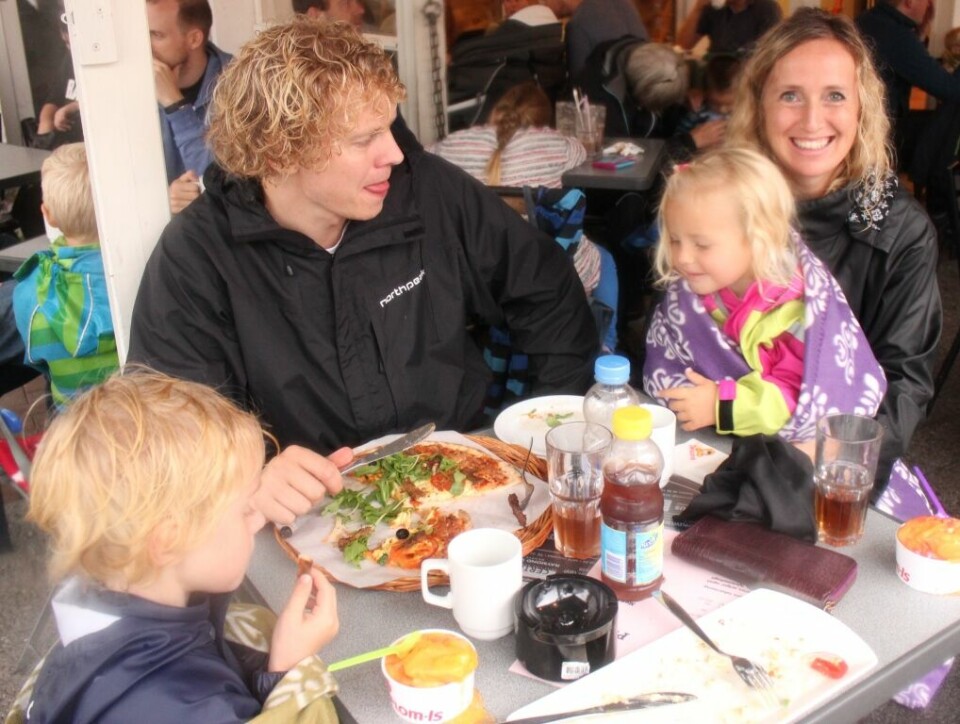 Våt, men strålende debut for Grimstad maraton Pizza efter boernelpb paa Platebarfen.jpg