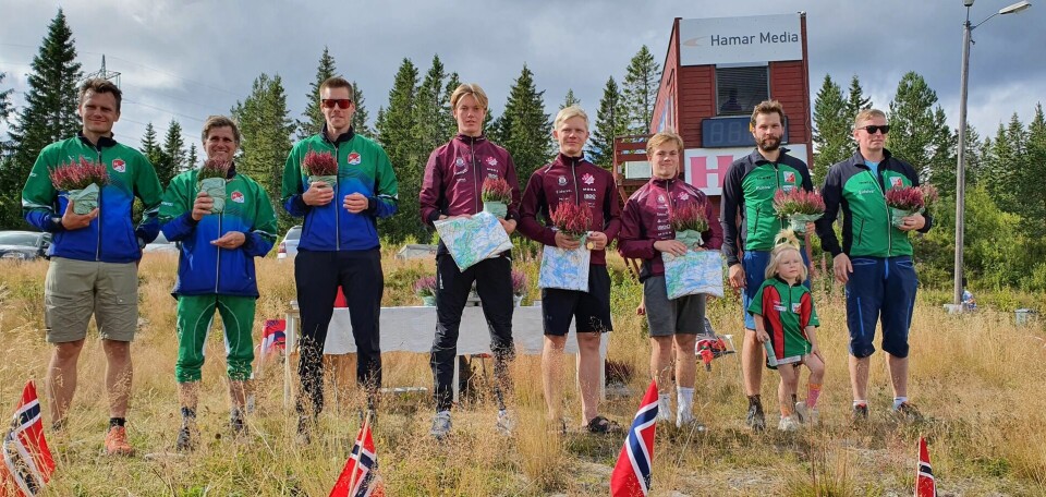 Løten OL og Gjø-Vard OL vant KM stafett på Gåsbu Seierspall H17 Gjø-Vard OL gull, Hadeland OL sølv og Lillehammer OK bronse.jpg