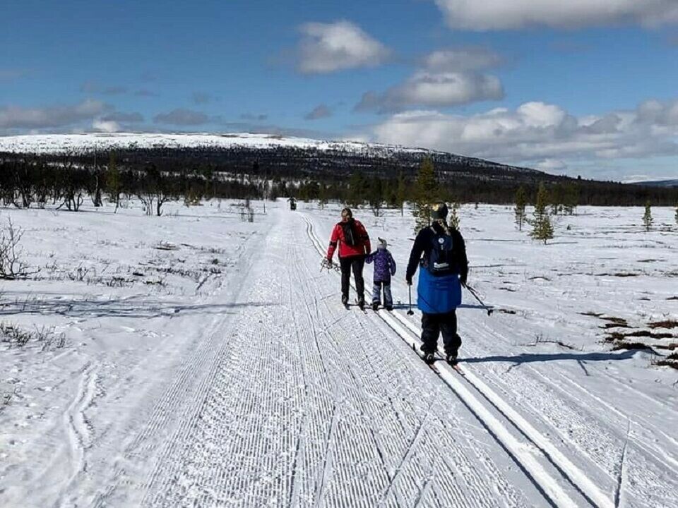 Ingeborg Østgård og Lars Gunnar Skjevdal suverene i Egebergrennet Egebergløypa.jpg