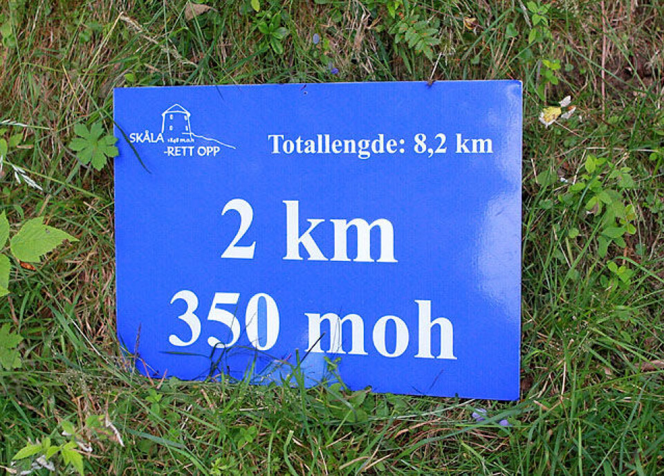 Skåla Opp fullsatt på en time Skilt_2km_350moh_A20G6455.jpg