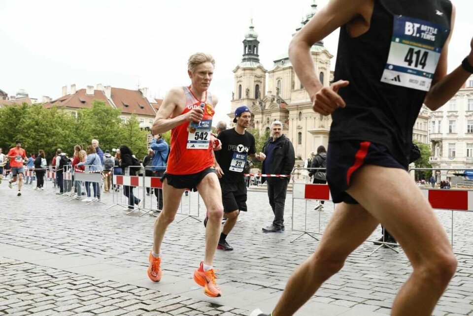 Jon Per Nygaard på vei gjennom Prahas gater og inn til en klasseseier og norsk årsbeste i aldersklassen 55-59 år. Jon Per Nygaard