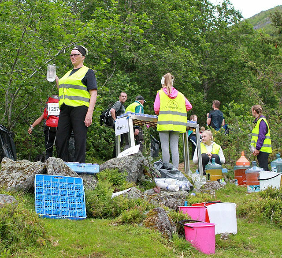 Skåla Opp fullsatt på en time Tjugensetra_drikke_A20G6474.jpg