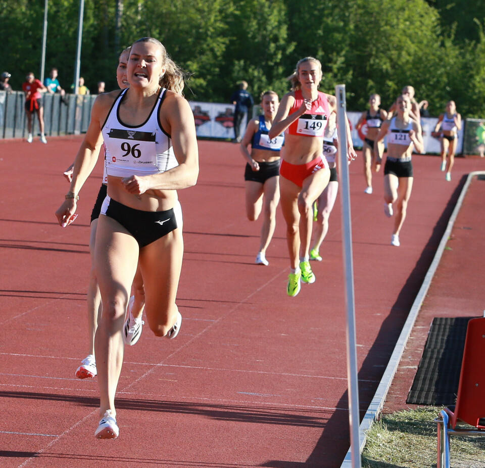 Sterke løpsresultater i Per Halle Invitational: Moa Bollerød og Amanda G Frøynes de aller beste 800m_damer_mot_maal_Froeynes_Loevnes_Saeten_AZ3T3331.jpg