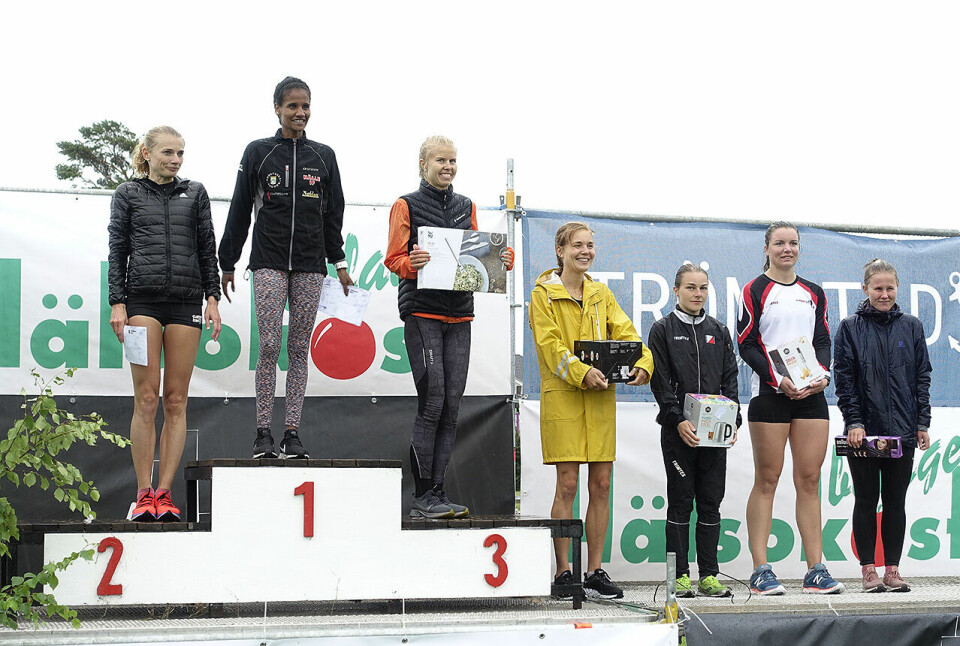 Gode tider i regnfull Strømstadmil 10km-kvinner_DSC5404.jpg