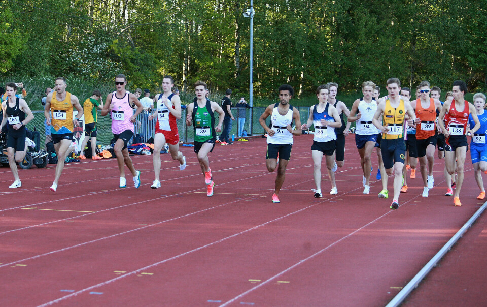 Sterke løpsresultater i Per Halle Invitational: Moa Bollerød og Amanda G Frøynes de aller beste 1500m_menn_start_AZ3T3384.jpg