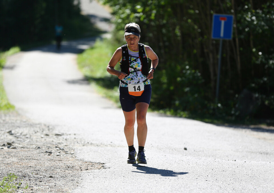 Trond Erik Taugland vant Nipkollen Challenge Nipkollen-Marianne Grøstad Nesje opp Holkebylia.jpg