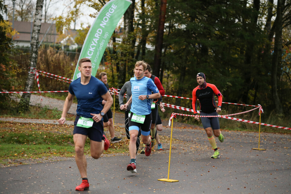 184 deltagere da Kristin Aastad og Sebastian Håkansson vant Backyard Ultra Sandefjord Backyard mix-Håkansson_foran_hovda.jpg