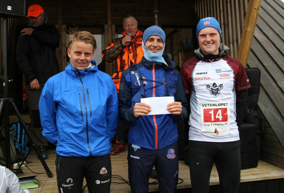 De tre beste menn i Vetenløpet. Fra venstre, Ole Martin Erdal (2), Thorbjørn Ludvigsen (vinner) og Mark Purkis (3) De tre beste menn i Vetenløpet. Fra venstre, Ole Martin Erdal (2), Thorbjørn Ludvigsen (vinner) og Mark Purkis (3)