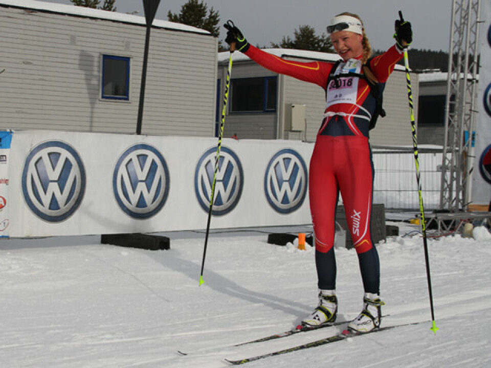 Rekord i UngdomsBirken - 2452 i mål på Birkebeineren skistadion UBirk-048_J16_vinner-i-maal.jpg