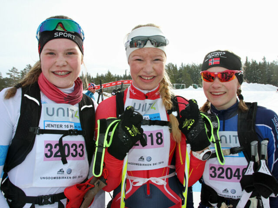 Rekord i UngdomsBirken - 2452 i mål på Birkebeineren skistadion UBirk-055_J16_pallen.jpg