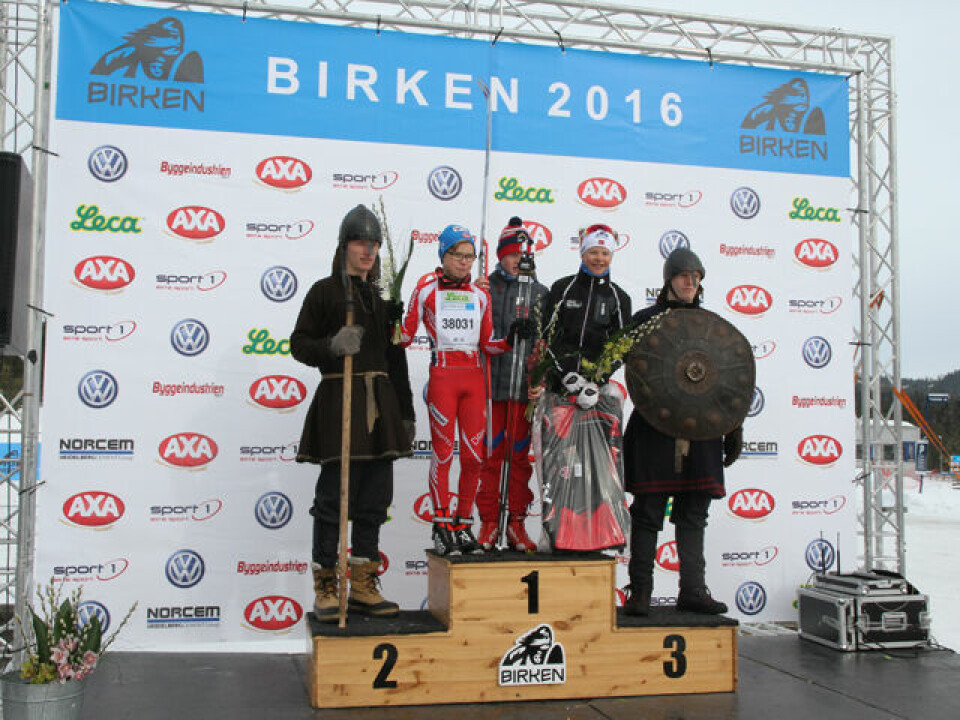 Rekord i UngdomsBirken - 2452 i mål på Birkebeineren skistadion UBirk-G12_Pallen.jpg