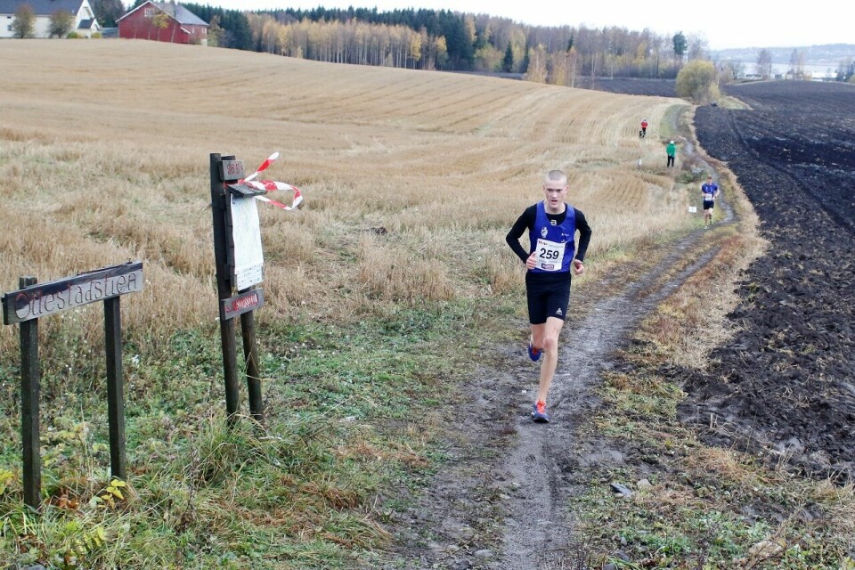 Malin Hoelsveen (15) yngst og best i Ottestad løpsfestival Mikkel Blikstad Thomassen.jpg