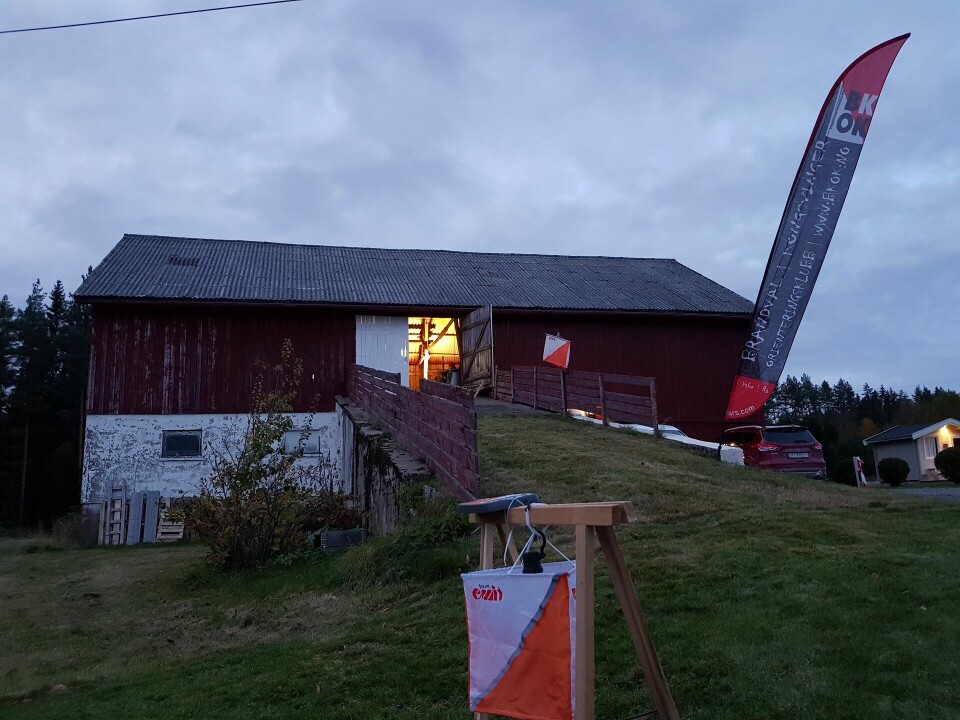 Målpost utenfor samlingsplass på låven. (Foto: Stein Arne Negård) Målpost utenfor samlingsplass på låven. (Foto: Stein Arne Negård)